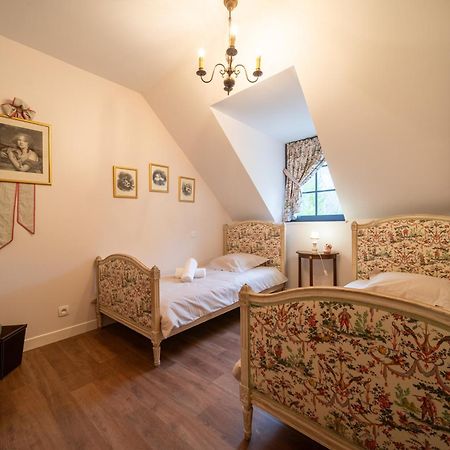 Les Caleches De L'Hotel De Beaumont Valognes Extérieur photo