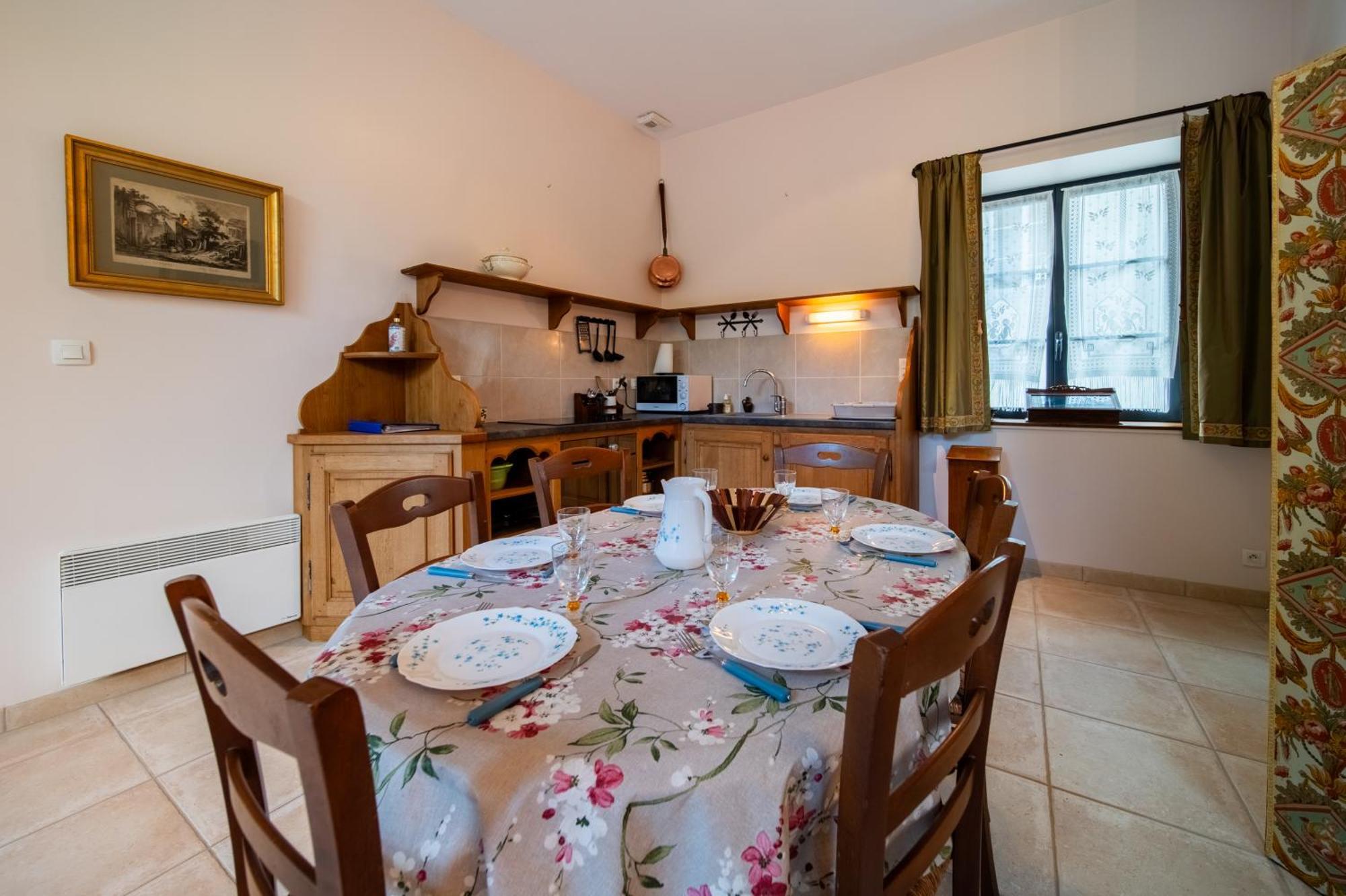 Les Caleches De L'Hotel De Beaumont Valognes Extérieur photo